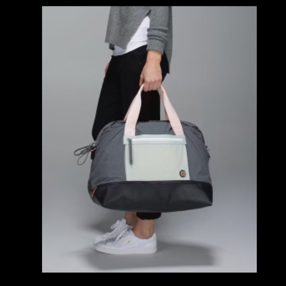 IM LOOKING FOR THIS RUNAWAY DUFFLE BAG